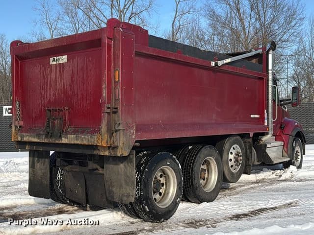 Image of Kenworth T880 equipment image 4