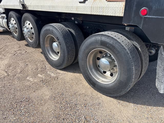 Image of Kenworth T880 equipment image 4