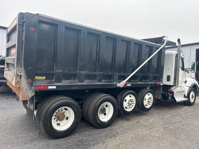 Image of Kenworth T880 equipment image 2