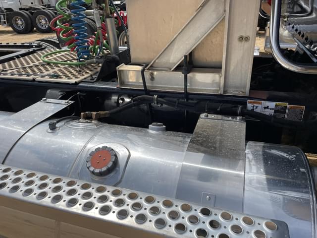 Image of Kenworth W900 equipment image 4