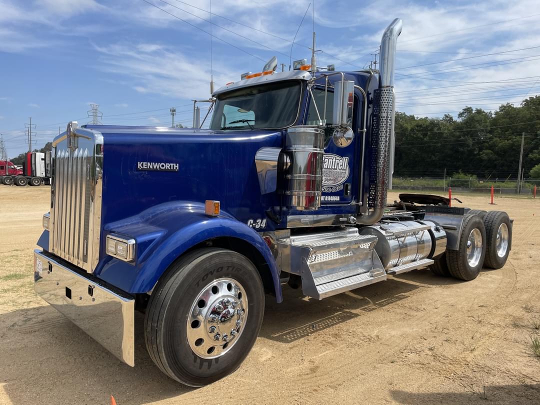 Image of Kenworth W900 Primary image