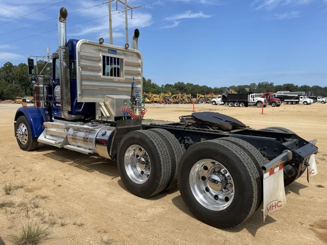 Image of Kenworth W900 equipment image 1