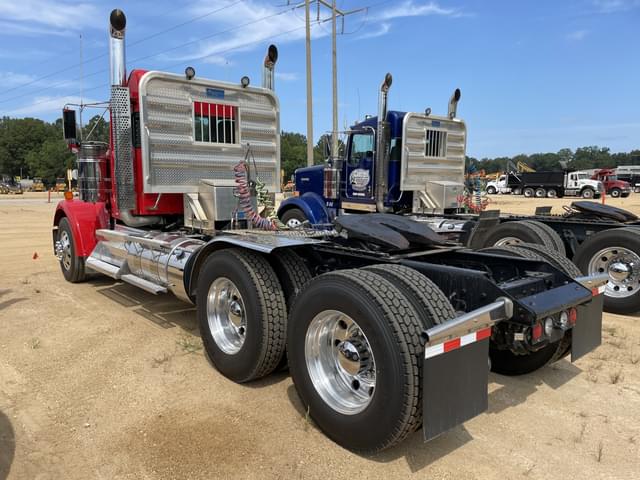 Image of Kenworth W900 equipment image 1