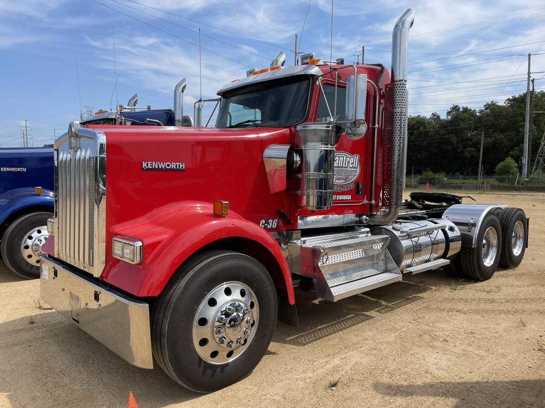 Image of Kenworth W900 Primary image