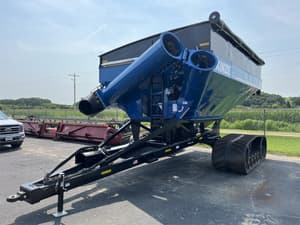 2024 Kinze 1051 Image