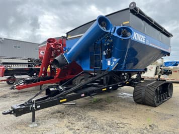 Main image Kinze 1051