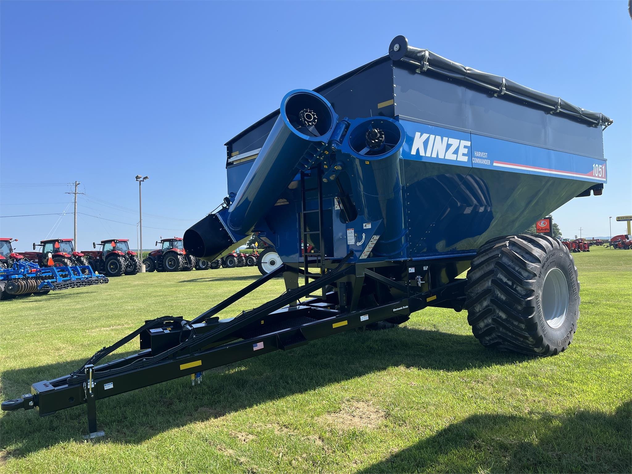 2024 Kinze 1051 Equipment Image0