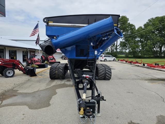 Image of Kinze 1051 equipment image 1