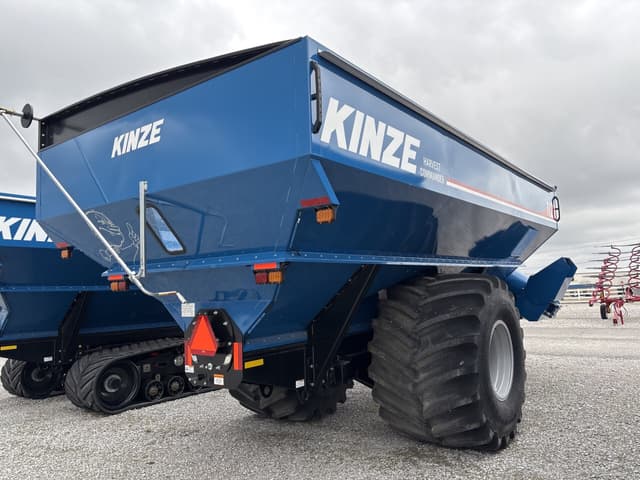 Image of Kinze 1121 equipment image 2