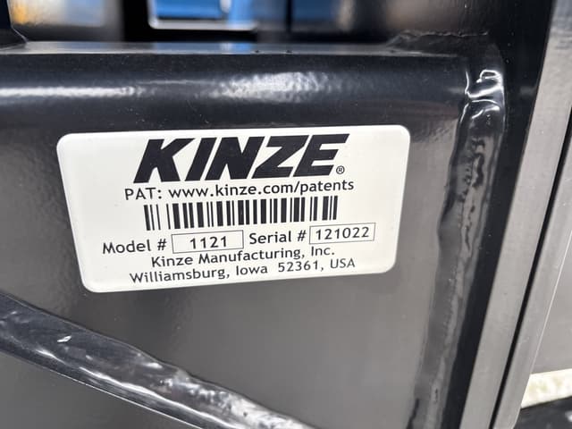 Image of Kinze 1121 equipment image 4