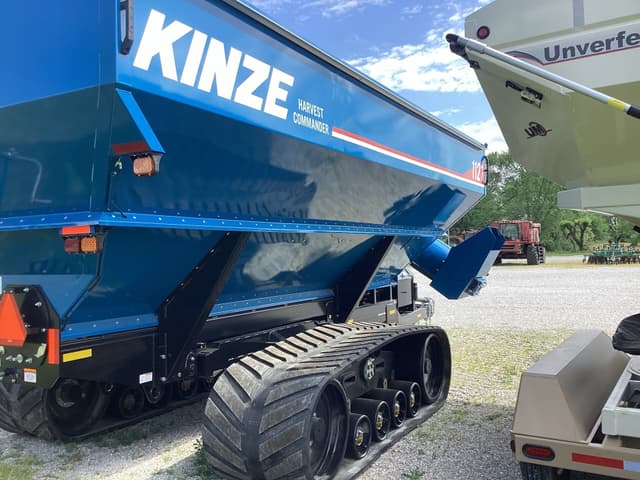 Image of Kinze 1121 equipment image 1