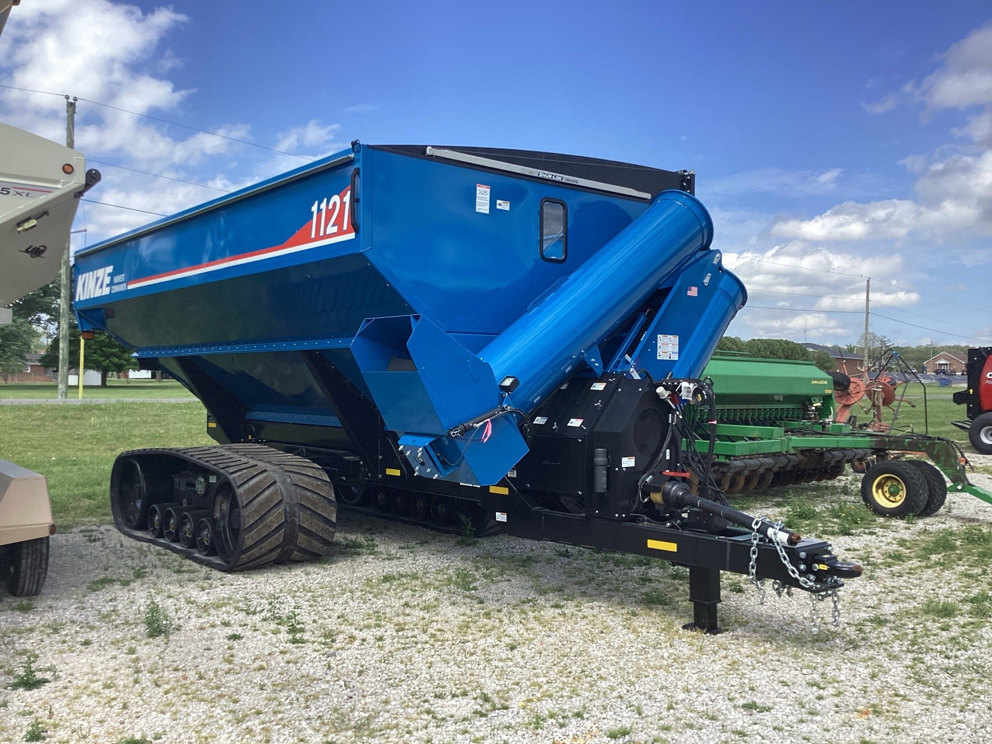 2024 Kinze 1121 Equipment Image0