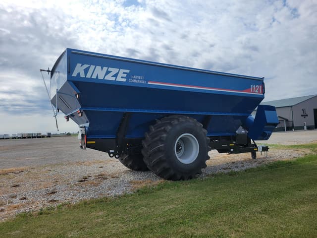 Image of Kinze 1121 equipment image 1