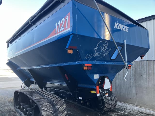 Image of Kinze 1121 equipment image 4
