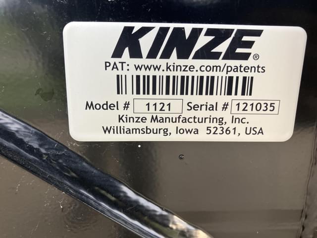 Image of Kinze 1121 equipment image 3