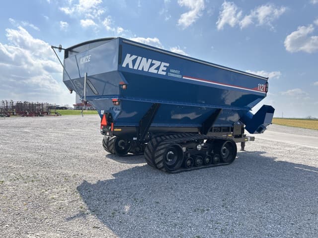 Image of Kinze 1121 equipment image 2