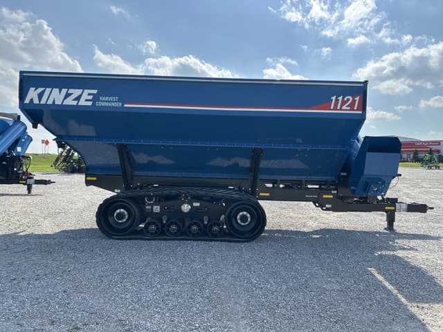 Image of Kinze 1121 equipment image 1