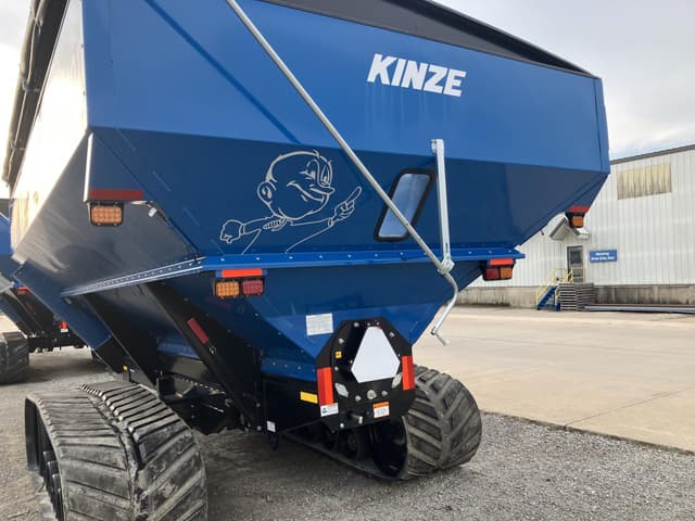 Image of Kinze 1121 equipment image 2