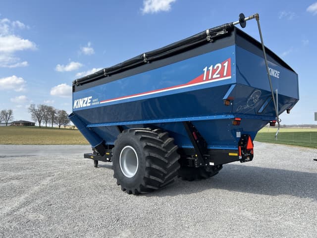 Image of Kinze 1121 equipment image 4