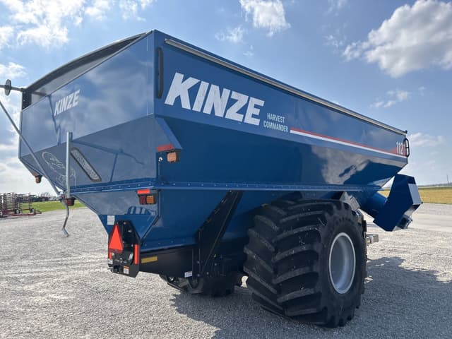 Image of Kinze 1121 equipment image 2