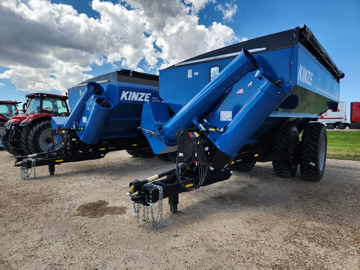 2024 Kinze 1121 Equipment Image0