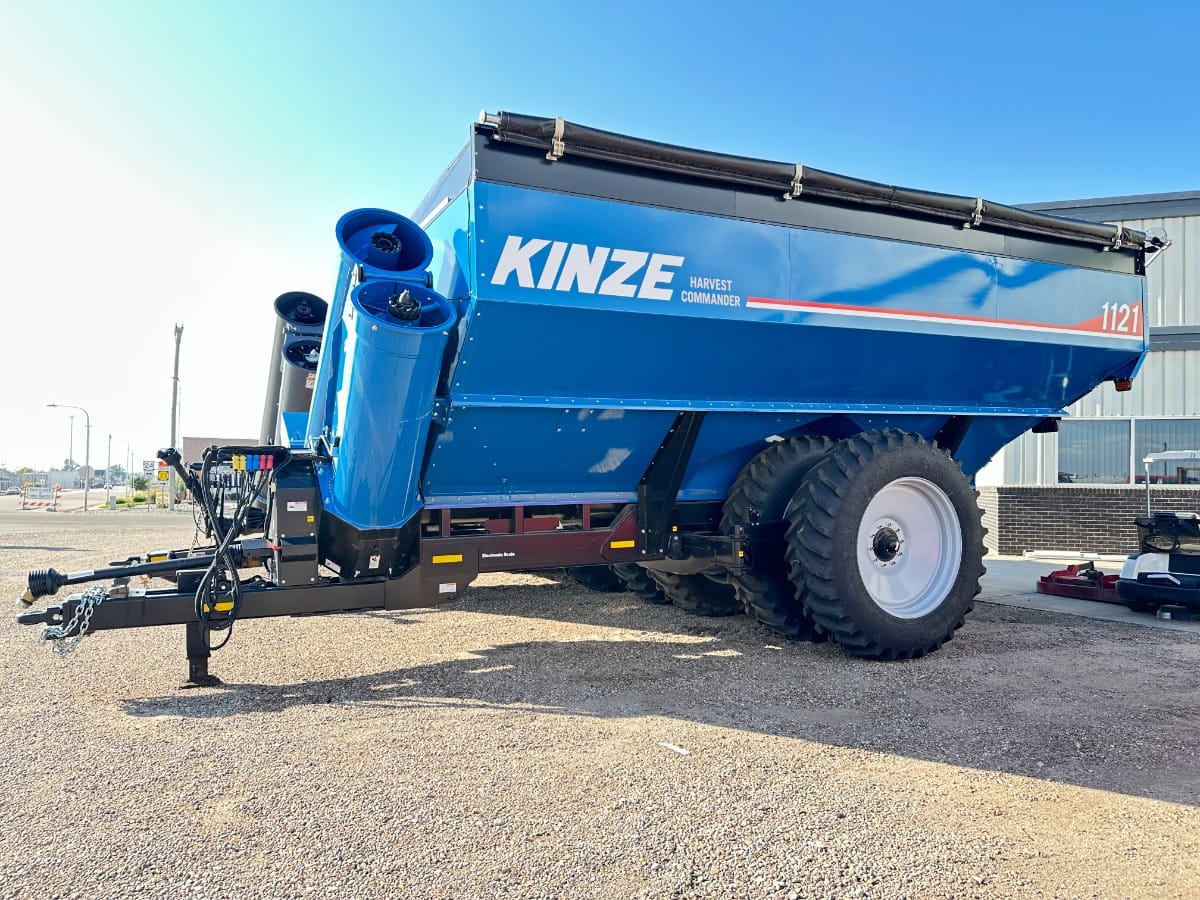 2024 Kinze 1121 Equipment Image0