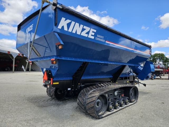 Image of Kinze 1121 equipment image 2