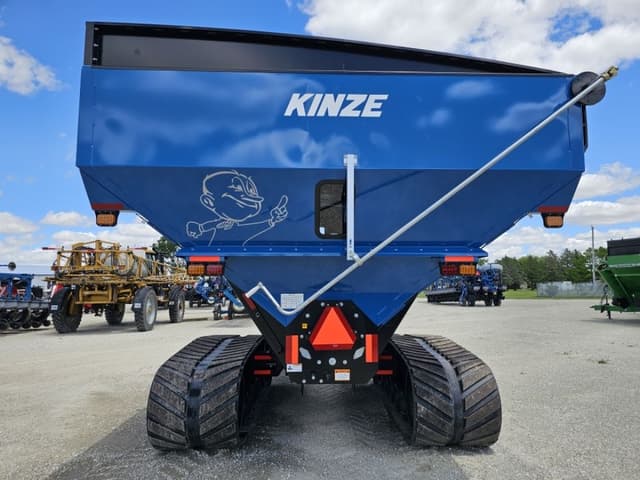 Image of Kinze 1121 equipment image 3