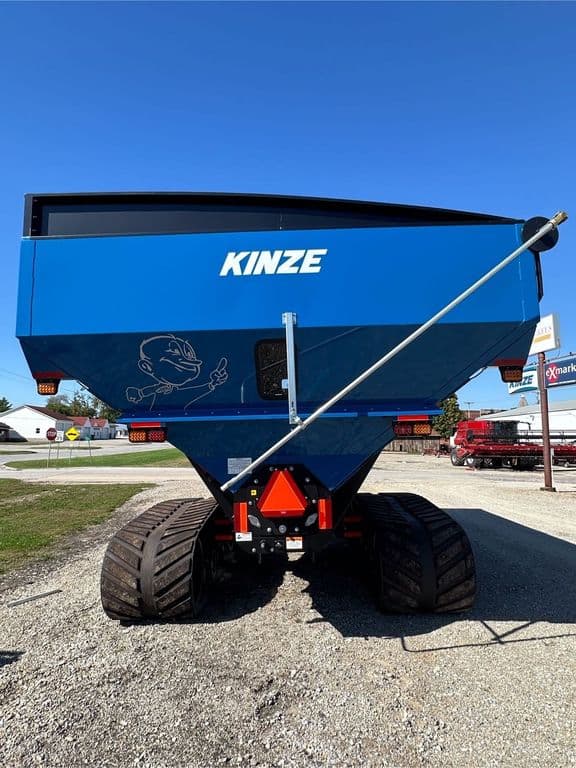 Image of Kinze 1121 equipment image 1