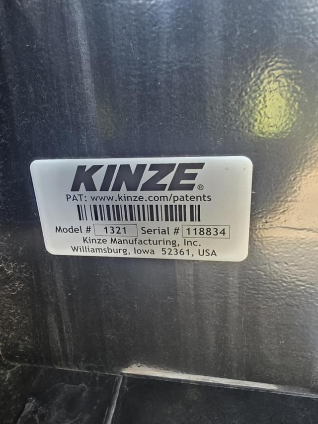 Image of Kinze 1321 equipment image 3