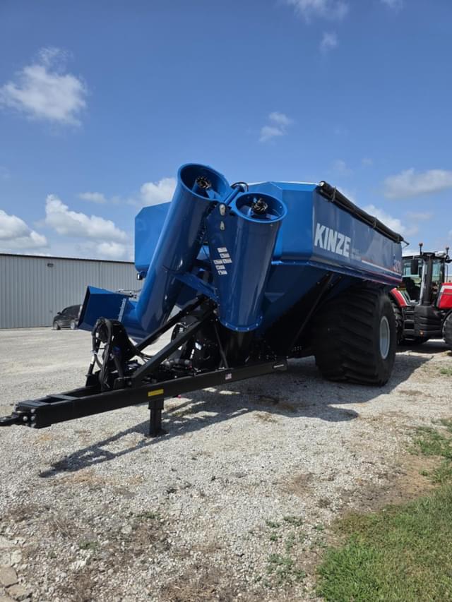 Image of Kinze 1321 equipment image 1
