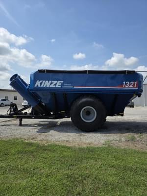 2024 Kinze 1321 Image
