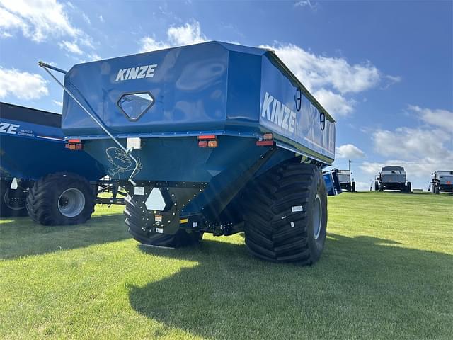 Image of Kinze 1321 equipment image 4