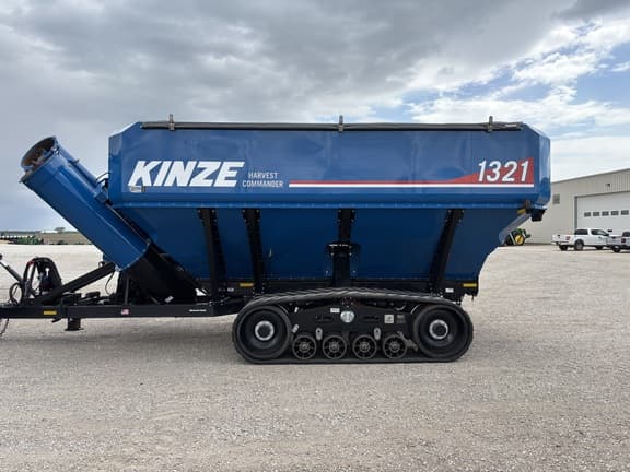 Image of Kinze 1321 equipment image 1