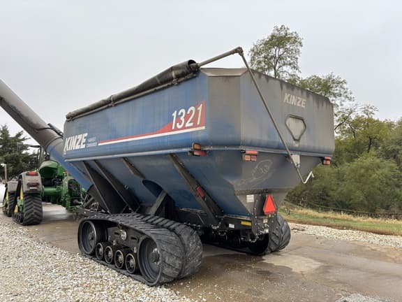 Image of Kinze 1321 equipment image 1