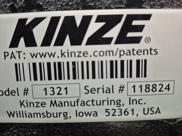 Image of Kinze 1321 equipment image 1