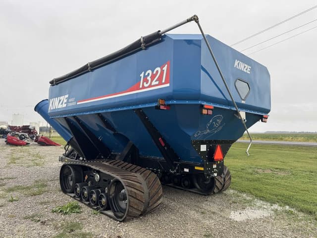 Image of Kinze 1321 equipment image 1