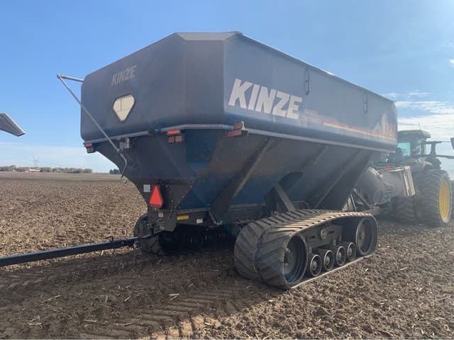 Image of Kinze 1321 equipment image 1