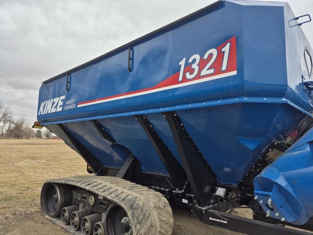 Image of Kinze 1321 equipment image 3