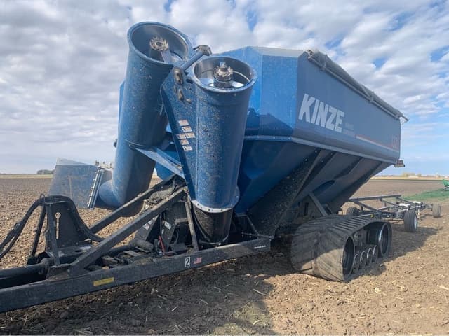 Image of Kinze 1321 equipment image 2