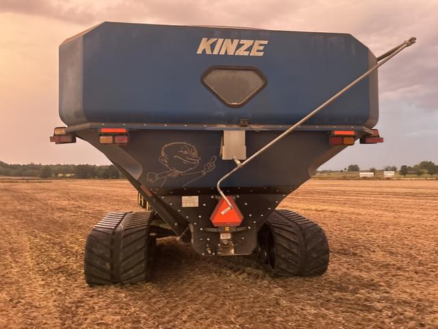 Image of Kinze 1421 equipment image 2