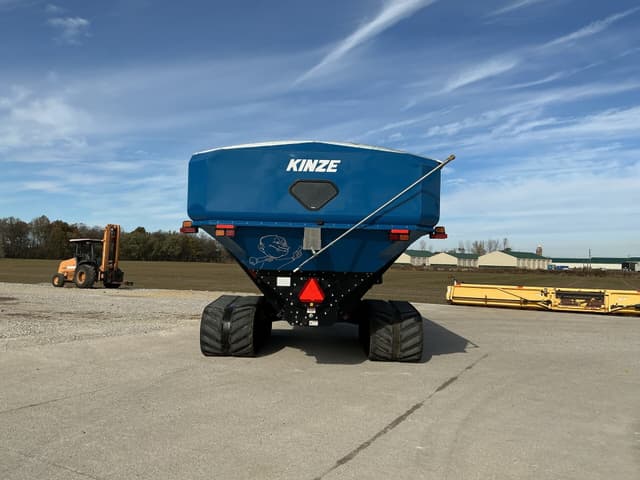 Image of Kinze 1421 equipment image 3