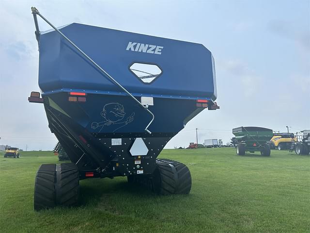 Image of Kinze 1521 equipment image 3