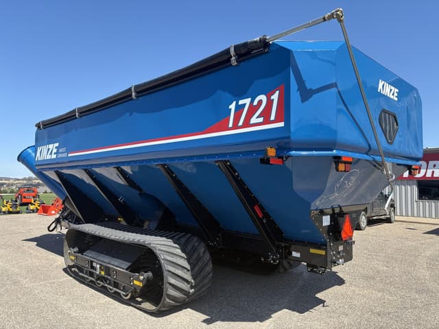 Image of Kinze 1721 equipment image 3