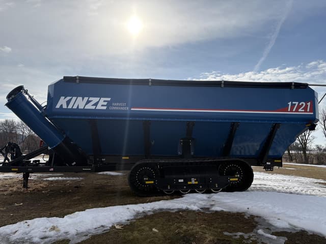 Image of Kinze 1721 equipment image 2