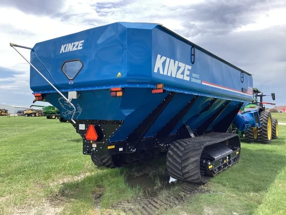 Image of Kinze 1721 equipment image 2