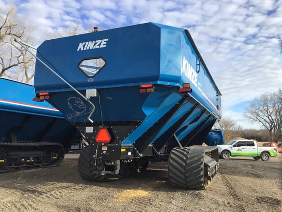 Image of Kinze 1721 equipment image 2