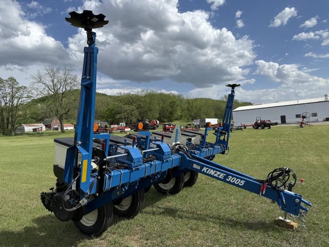 Image of Kinze 3005 equipment image 4