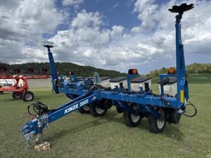 2024 Kinze 3005 Image