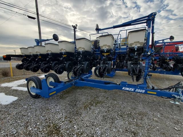 Image of Kinze 3505 equipment image 2